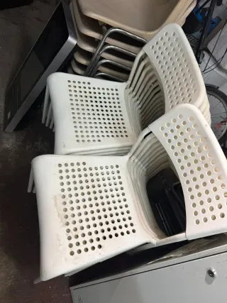 24 Sillas Blancas Apilables