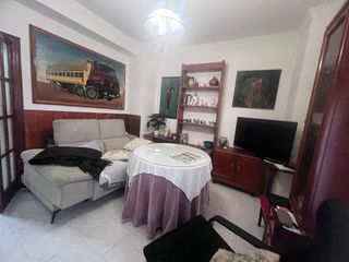 Casa adosada en venta en Utrera
