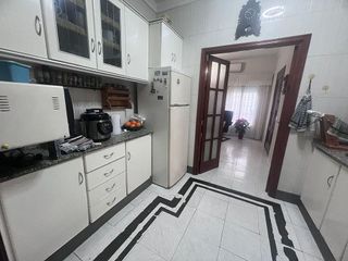 Casa adosada en venta en Utrera