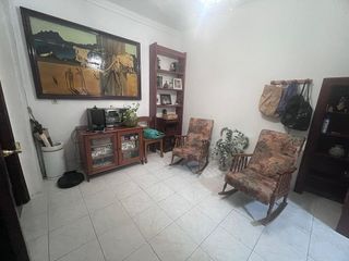 Casa adosada en venta en Utrera