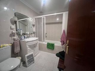 Casa adosada en venta en Utrera