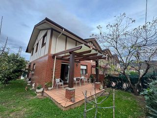 Casa en venta en Corrales de Buelna (Los)