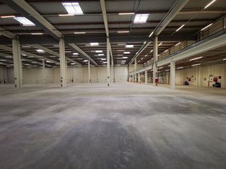Nave industrial en alquiler en Ensanche de Vallecas - Valdecarros en Madrid