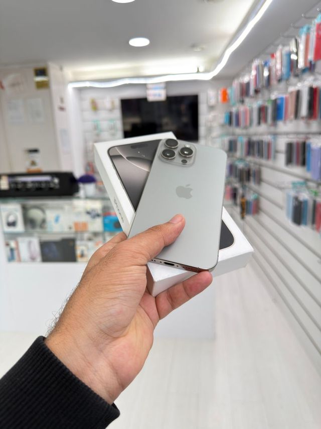 iPhone 16 Pro Max 256GB Titanio Natural