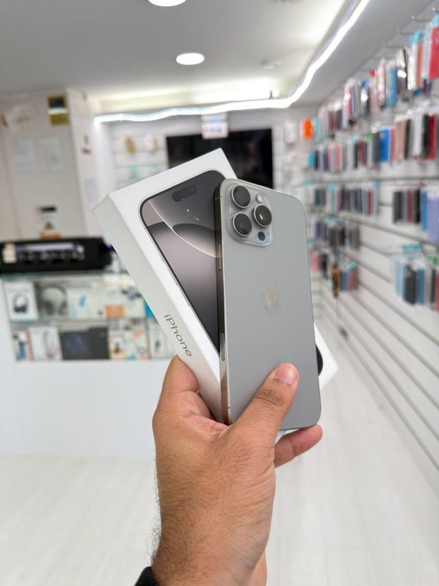 iPhone 16 Pro Max 256GB Titanio Natural