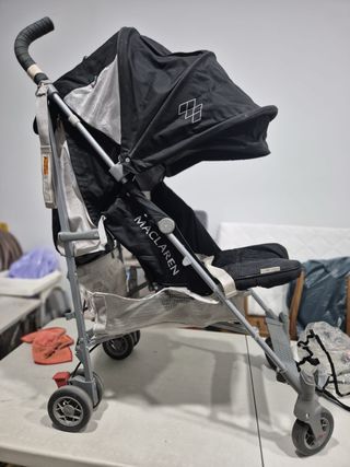 Silla de paseo Maclaren negra + plástico lluvia