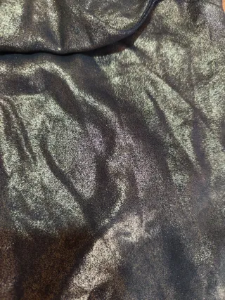 Vestido negro y dorado brillante