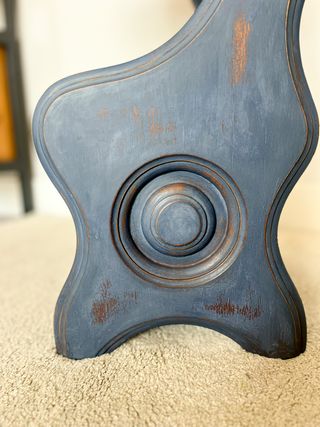 Mesa auxiliar vintage restaurada azul grisáceo