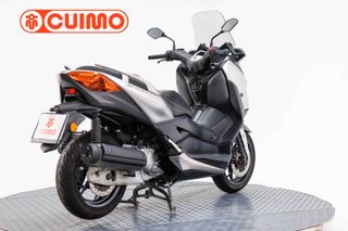 YAMAHA XMAX 125