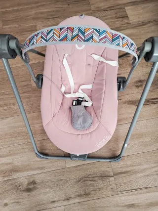 Mecedora bebé (pila/luz)