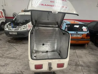 Peugeot Tweet 125i Moto de Reparto