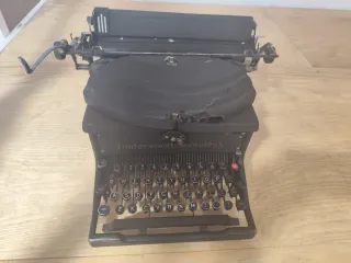 Máquina de escribir Underwood Noiseless