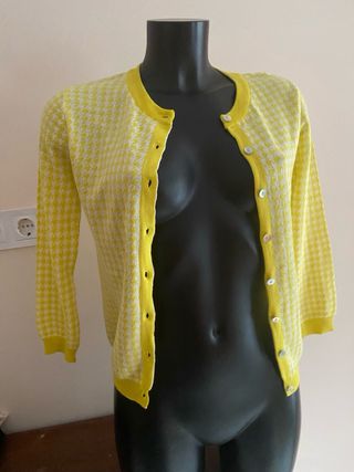 Cárdigan Amarillo con Estampado