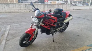 Ducati Monster 696