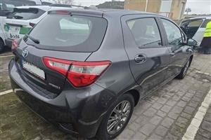 Toyota Yaris * AUTOMATICO * HIBRIDO * ECO *