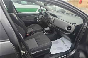 Toyota Yaris * AUTOMATICO * HIBRIDO * ECO *