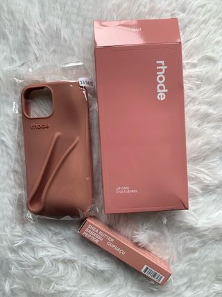 Funda para iphone 14 y labial marrón sin uso