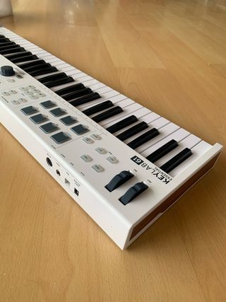 Teclado midi Arturia Keylab 61 Essential MK3