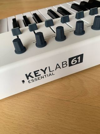 Teclado midi Arturia Keylab 61 Essential MK3