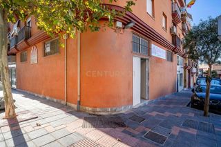 Local comercial en venta en Las Lagunas en Mijas