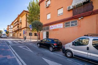 Local comercial en venta en Las Lagunas en Mijas