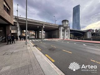 Garaje en venta en San Pedro de Deusto-La Ribera en Bilbao
