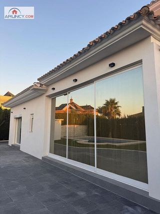 Chalet en alquiler en Montequinto en Dos Hermanas