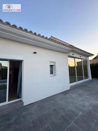 Chalet en alquiler en Montequinto en Dos Hermanas