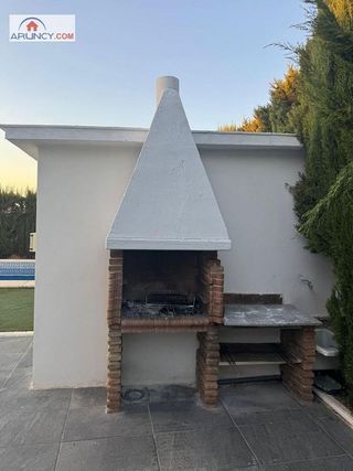 Chalet en alquiler en Montequinto en Dos Hermanas