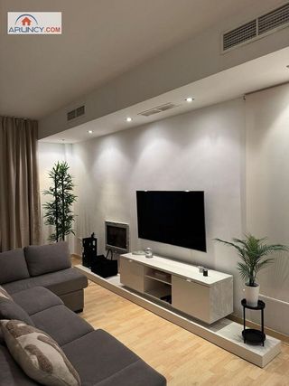 Chalet en alquiler en Montequinto en Dos Hermanas