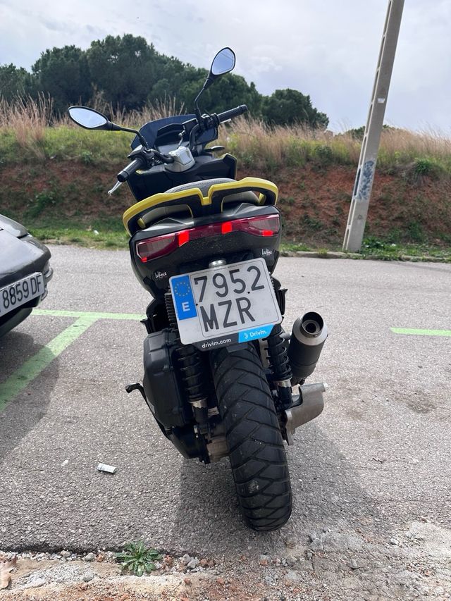 Aprilia SR GT 125 Scooter Negro/Amarillo