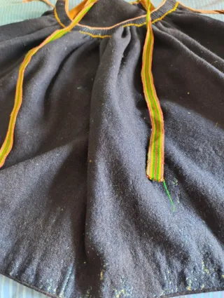 manteo, saya o falda aldeana azul oscuro