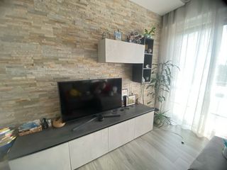 Elegante armadio Creo/Lube beige e grigio nuovo