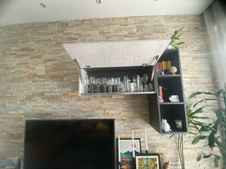 Elegante armadio Creo/Lube beige e grigio nuovo