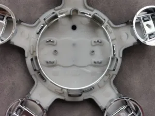 Tapacubos Audi 5 Radios Negro Brillante