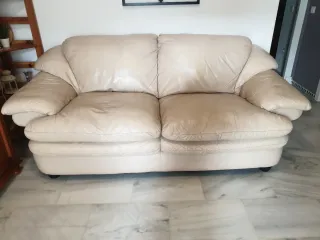 Sofá de piel beige 2 plazas