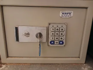 Caja Fuerte ARFE Digital y Llave