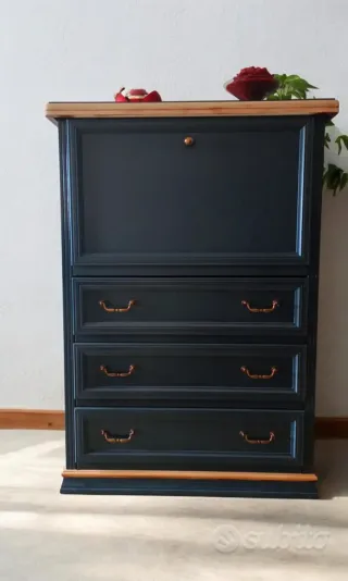 Cassettiera a ribalta blu