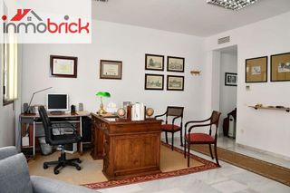 Oficina en alquiler en Lucena