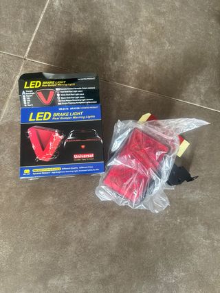 Luz LED de freno difusor trasero.UNIVERSAL