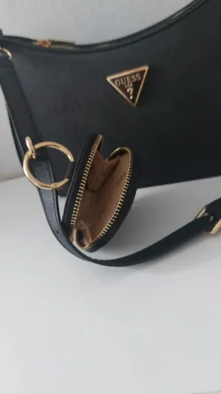 Bolso Guess Negro con Monedero