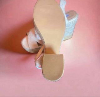 Sandalias de tacón alto (10 cm) con encaje blanco