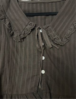 Blusa 5a Avenida marrón volantes