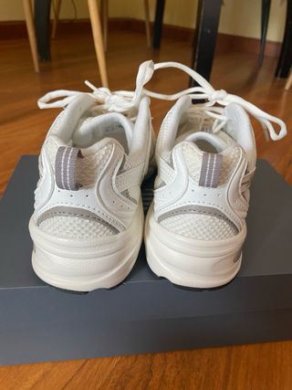 New Balance 530 Zapatillas Plata y Blanco