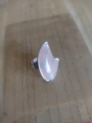 Anello inox con pietra rosa regolabile