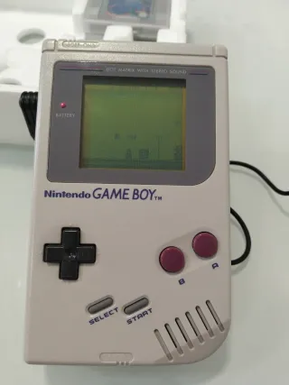 Nintendo Game Boy con Tetris y Super Mario Land