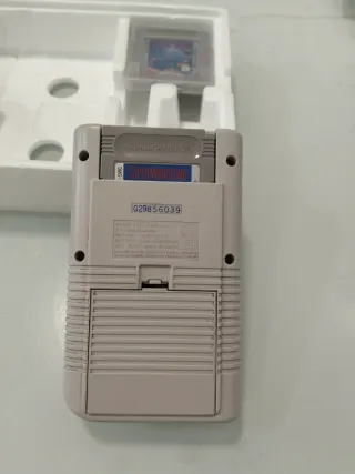 Nintendo Game Boy con Tetris y Super Mario Land