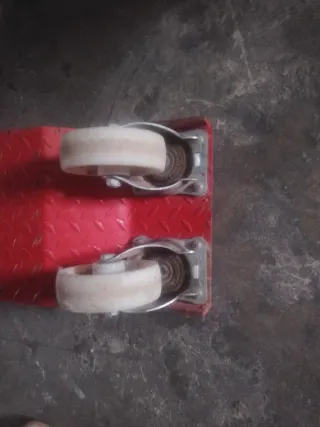 Portacoches para desplazamiento de vehículos manua