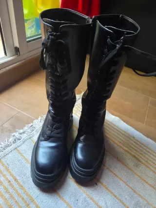 Botas altas Stradivarius negras