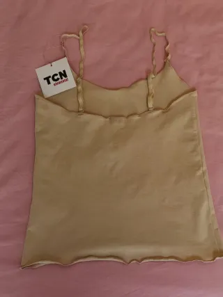 Camiseta TCN tirantes beige.